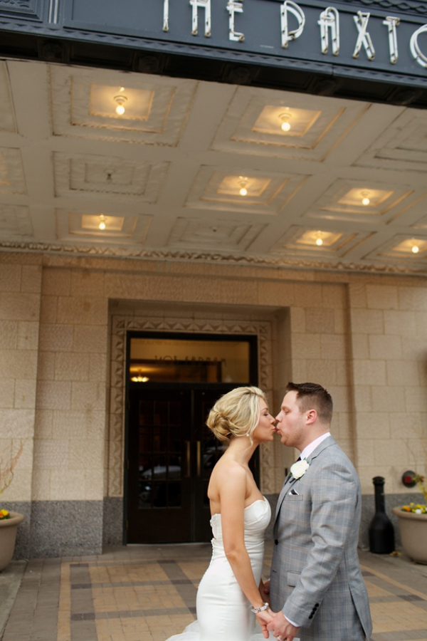 Swanky Black and Gold Wedding from Rife Ponce Photography // See the rest of the gorgeous details at Elegance & Enchantment