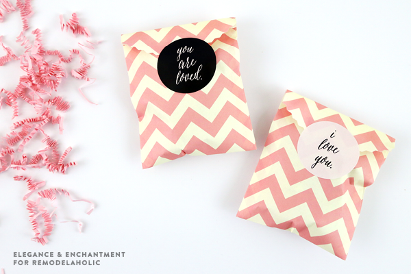 Chic and sophisticated Valentine's Day Stickers and Gift Tags (free printable from Elegance & Enchantment for Remodelaholic) 