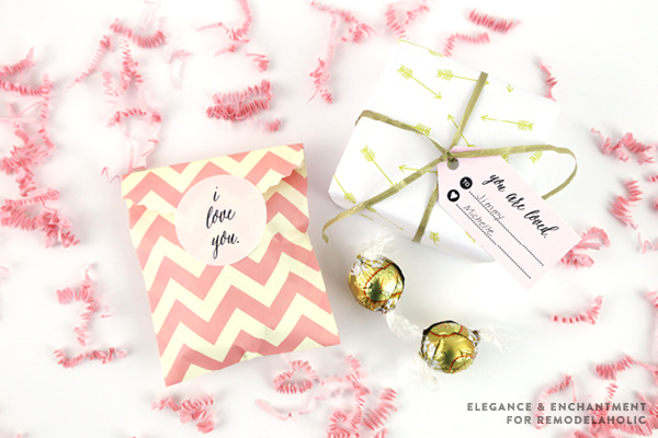 Chic and sophisticated Valentine's Day Stickers and Gift Tags (free printable from Elegance & Enchantment for Remodelaholic) 