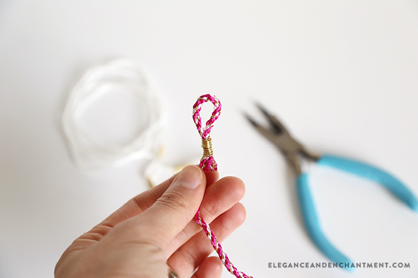 Exploring the art of jewelry making. Join our free community of artists and makers as we explore a different creative project, every month!