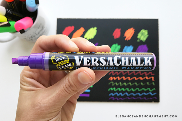 The easiest, cleanest, safest, and most fun way to create chalkboard projects: Versachalk! These colorful chalkboard markers allow you to create tons of artwork + gifts— plus provide a great activity for the kids. In this post, you’ll learn how to take a piece of printable art and transfer it to a chalkboard, mess free. // From Elegance and Enchantment, in partnership with Versachalk. 