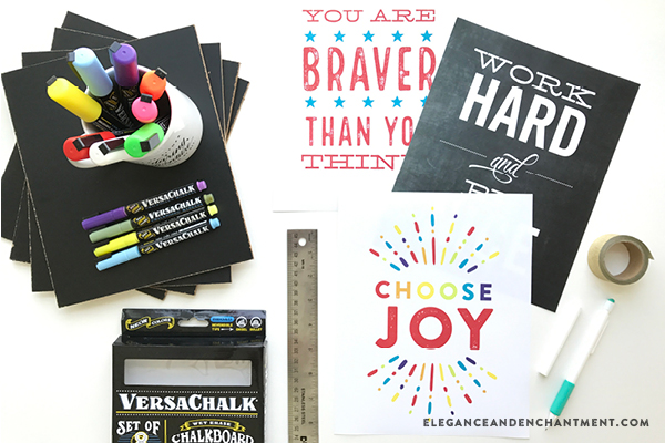 The easiest, cleanest, safest, and most fun way to create chalkboard projects: Versachalk! These colorful chalkboard markers allow you to create tons of artwork + gifts— plus provide a great activity for the kids. In this post, you’ll learn how to take a piece of printable art and transfer it to a chalkboard, mess free. // From Elegance and Enchantment, in partnership with Versachalk. 