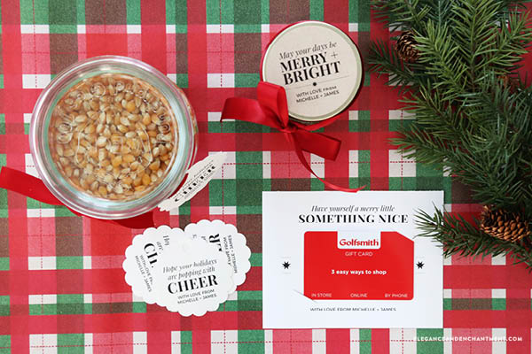Keep your holiday gift giving simple and elegant with this collection of free printables: stickers, cards and gift tags, all compatible with Avery products for easy printing and assembly. // Designs from Elegance and Enchantment